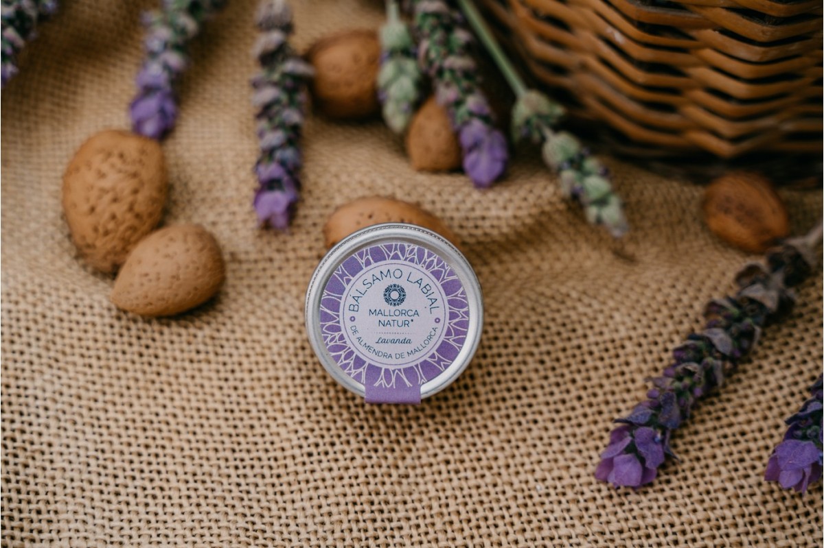 Organic moisturising lip balm with almond oil Mallorca and lavender