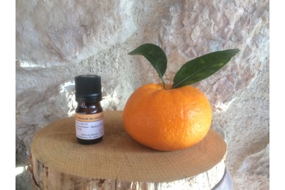 Mandarin essential oil of Mallorca